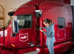 美国科技公司-认为自动驾驶卡车需要长期改进